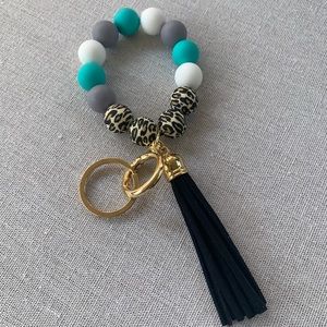 Leopard print silicone bead wristlet keychain- handmade